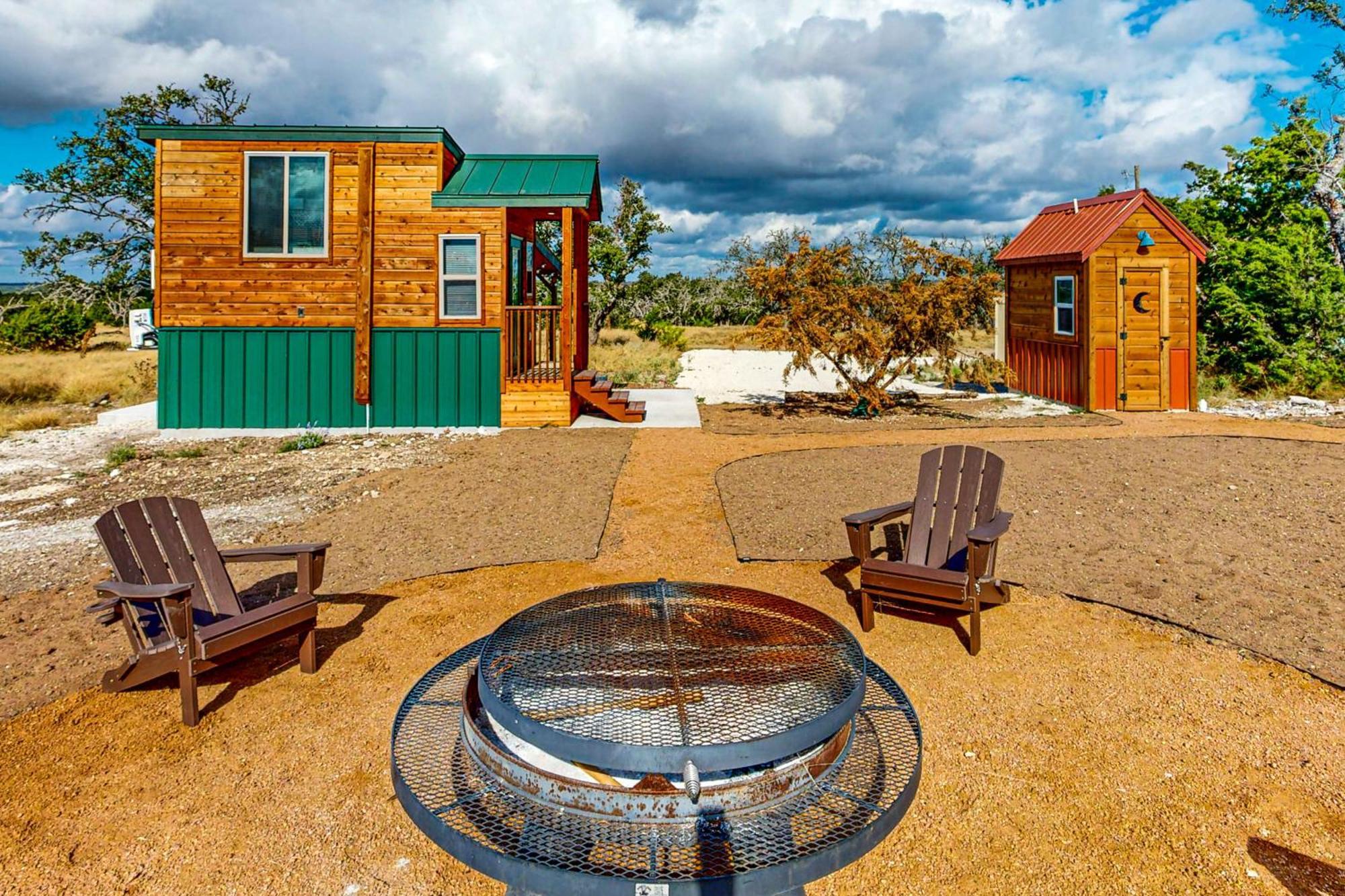 Green Cabin On The Ranch Hotel Harper Exterior photo